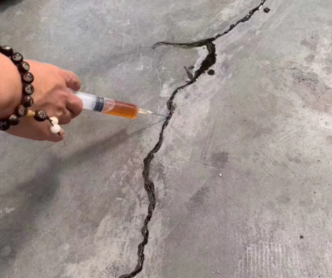 尉犁混凝土裂缝修补技术详解​